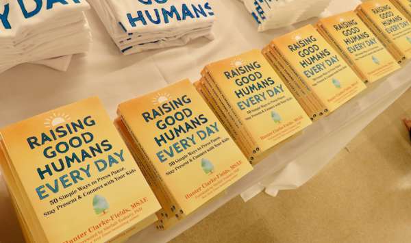 Hunter Clarke-Fields, MSAE: «Күн сайын мейірімді, саналы бала өсіру» кітабының өзегі