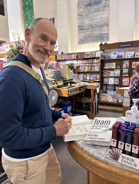 David Allen , Edward Lamont: Ақпараттық асқыну: Ұжымдық зейіннің дағдарысы